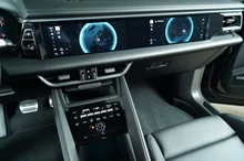 Porsche Macan Turbo in tiefschwarzmetallic