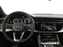 Audi Q8 e-hybrid quattro 360 kW in Mythosschwarz Metallic