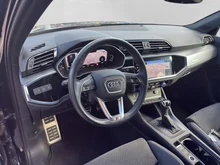 Audi Q3 e-tron 45 TFSI e S line exterieur in Mythosschwarz Metallic