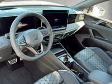 VW Tiguan Sport TDI 4MOTION DSG in Pure White