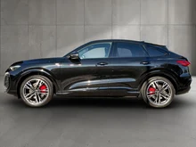Audi Q5 Sportback e-hybrid quattro 270 KW in Mythosschwarz Metallic