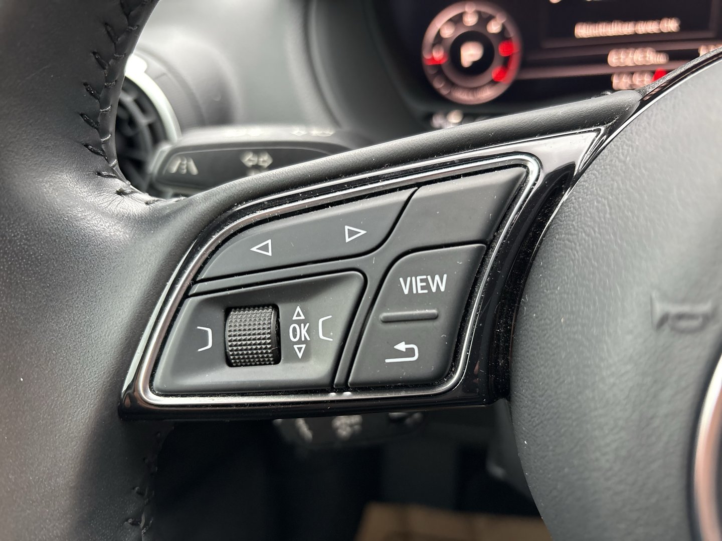 Audi Q2 30 TDI Sport | Bild 12 von 23