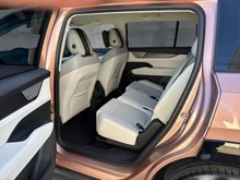 Škoda Peaq Selection 90x in 4P Rosewood-Beige Metallic