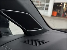 VW Touareg R eHybrid 4MOTION in Deep Black Perleffekt
