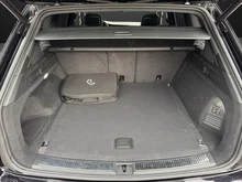 VW Touareg R eHybrid 4MOTION in Deep Black Perleffekt