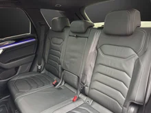 VW Touareg R eHybrid 4MOTION in Deep Black Perleffekt