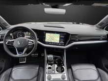 VW Touareg R eHybrid 4MOTION in Deep Black Perleffekt