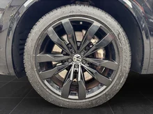 VW Touareg R eHybrid 4MOTION in Deep Black Perleffekt