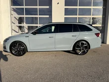 Škoda Octavia Combi Sportline TDI DSG in Patina-Grau