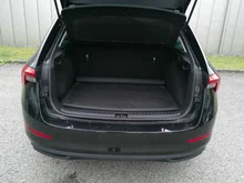 Škoda Scala SC TSI in Black-Magic Perleffekt