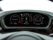 Porsche Cayenne E-Hybrid in CARRARAWEISSMETALLIC