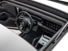 Porsche Cayenne E-Hybrid in CARRARAWEISSMETALLIC