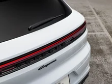 Porsche Cayenne E-Hybrid in CARRARAWEISSMETALLIC