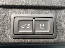 Audi A5 Limousine e-hybrid quattro 220 kW in GLETSCHERWEISS METALLIC
