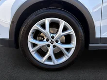 SEAT Arona 1,0 Eco TSI FR in Nevada-Weiß Metallic