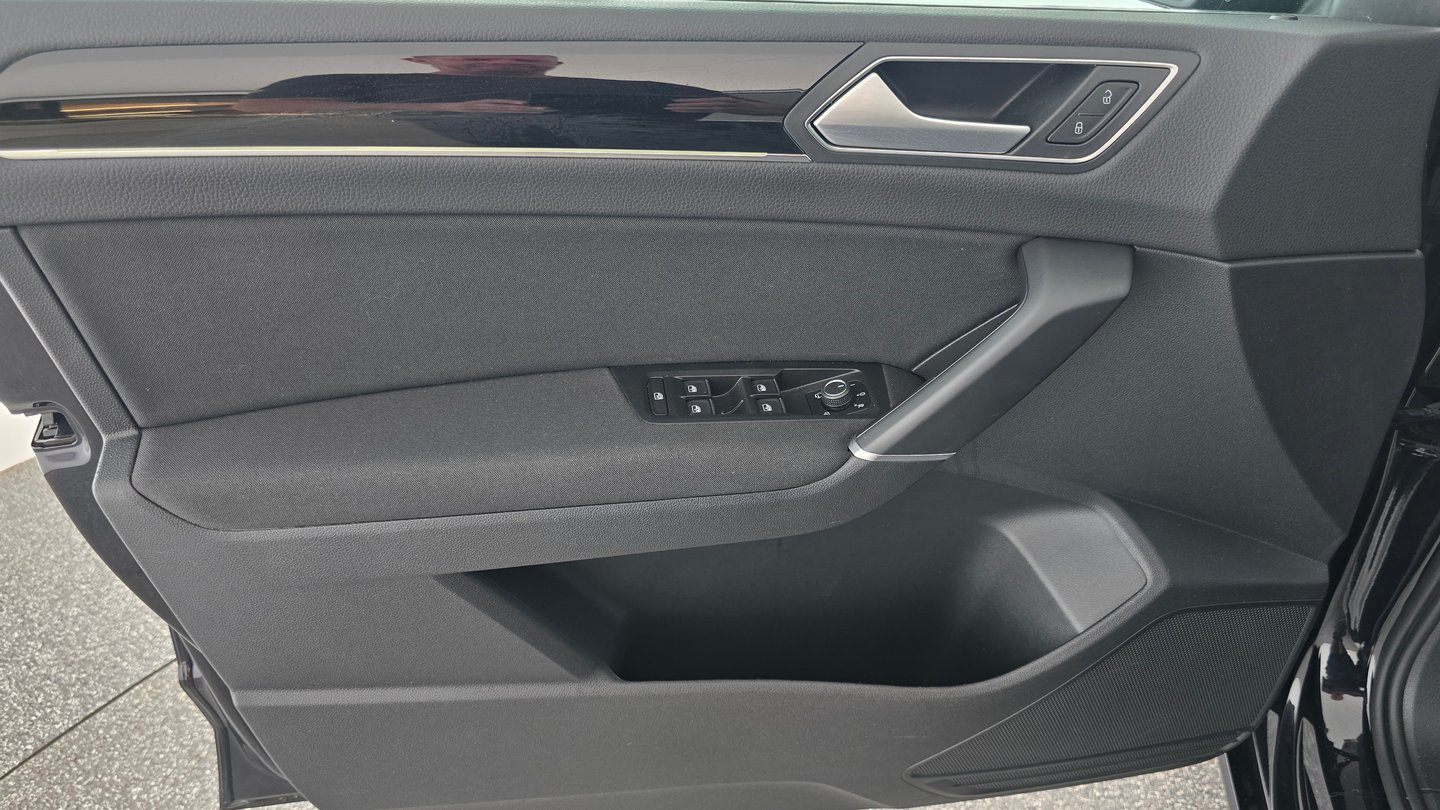 VW Touran Highline TDI SCR DSG 5-Sitzer | Bild 10 von 25
