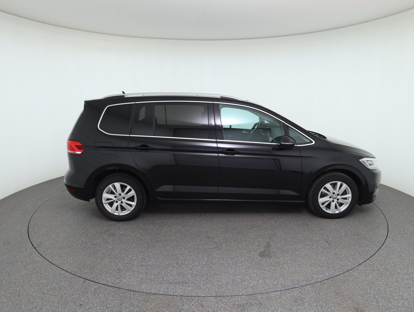 VW Touran Highline TDI SCR DSG 5-Sitzer | Bild 4 von 25
