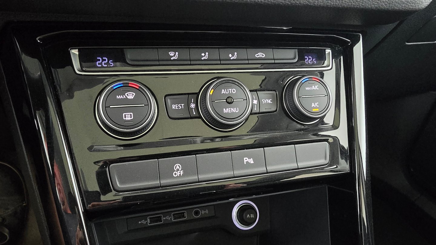 VW Touran Highline TDI SCR DSG 5-Sitzer | Bild 21 von 25