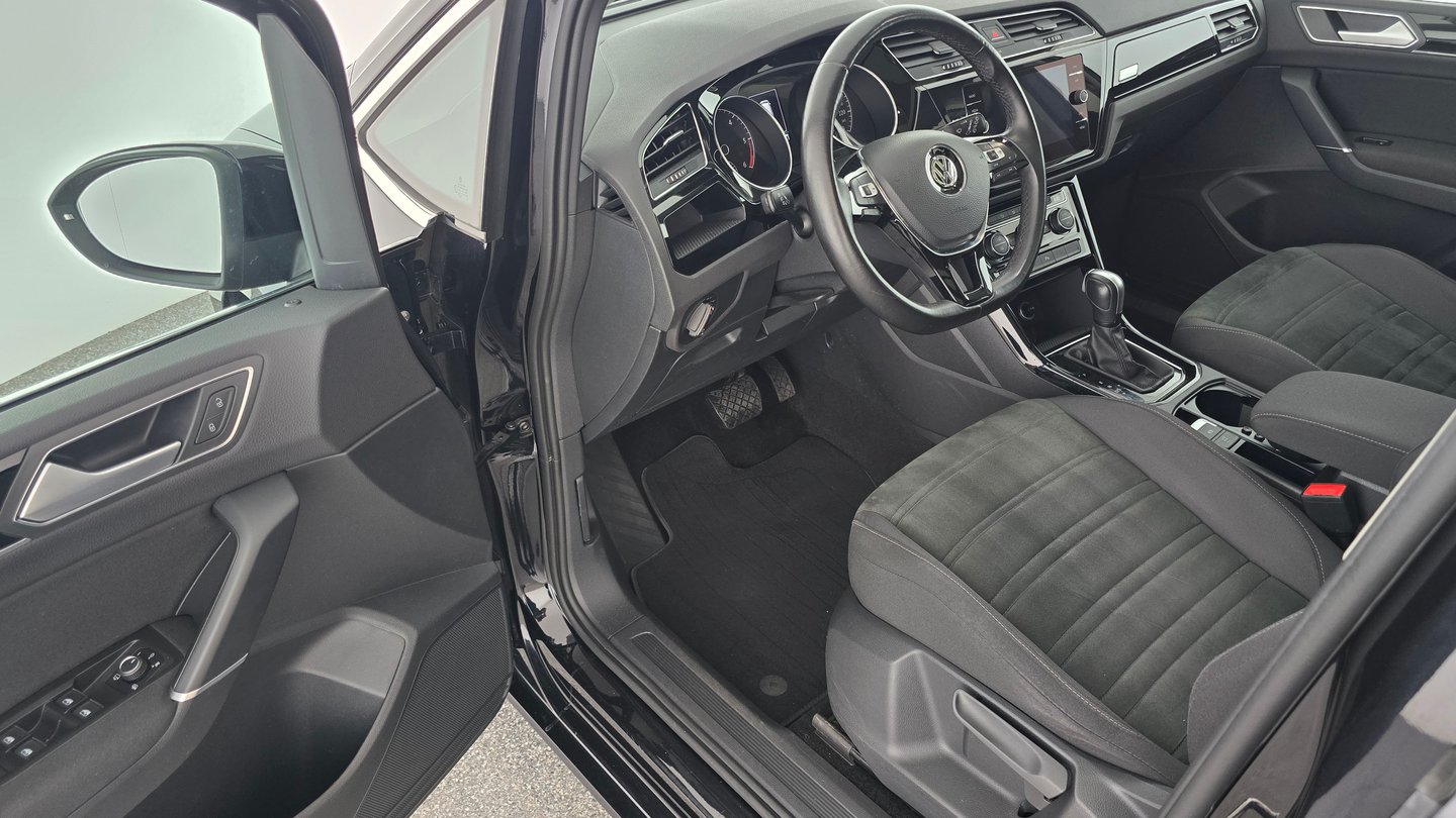 VW Touran Highline TDI SCR DSG 5-Sitzer | Bild 11 von 25