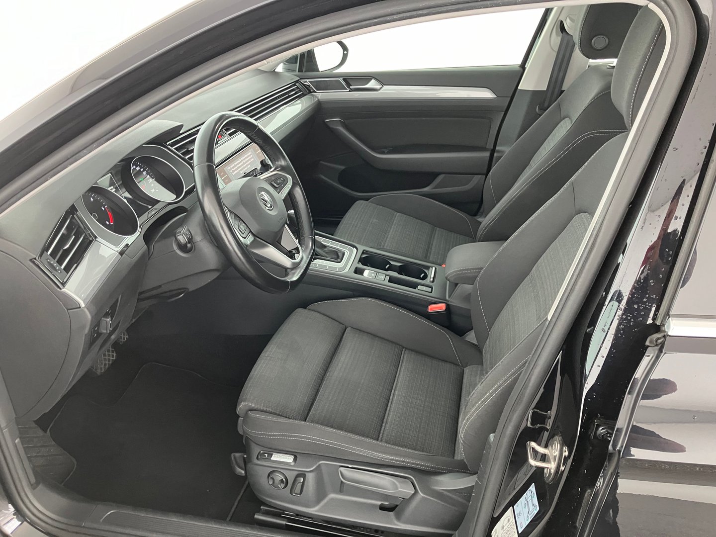VW Passat Variant Business TDI DSG | Bild 4 von 17