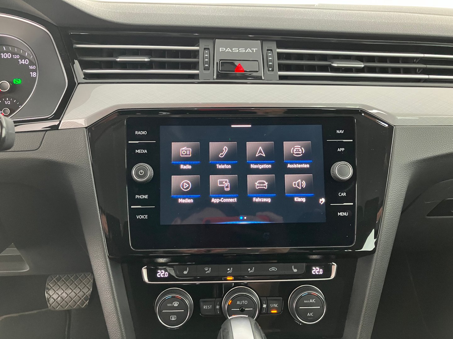 VW Passat Variant Business TDI DSG | Bild 12 von 17