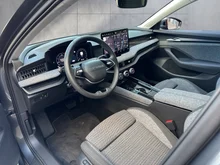 Škoda Superb Combi Selection TDI DSG in Graphit-Grau Metallic