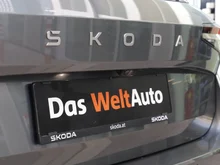 Škoda Superb Combi Selection TDI DSG in Graphit-Grau Metallic