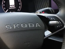 Škoda Superb Combi Selection TDI DSG in Graphit-Grau Metallic