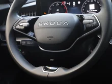 Škoda Superb Combi Selection TDI DSG in Graphit-Grau Metallic