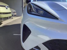 CUPRA Raval PLUS 37 kWh 99 kW/135 PS in Nevada-Weiß Metallic