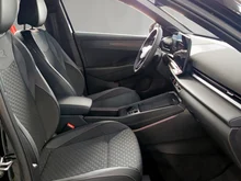 VW T-Roc R-Line eTSI DSG in Grenadillschwarz Metallic