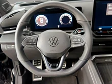 VW T-Roc R-Line eTSI DSG in Grenadillschwarz Metallic