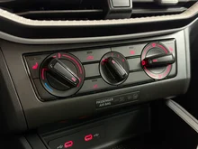 SEAT Arona Reference Edition 1.0 TSI in Candy-Weiß