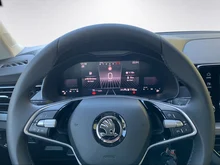 Škoda Kamiq Essence TSI in Black-Magic Perleffekt