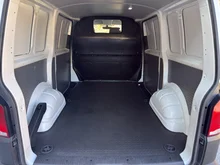 VW Kastenwagen Transporter Kastenwagen TDI 4MOTION in Candyweiß