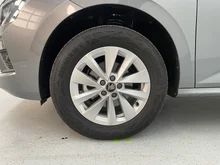 Škoda Kamiq Selection TSI DSG in Graphit-Grau Metallic