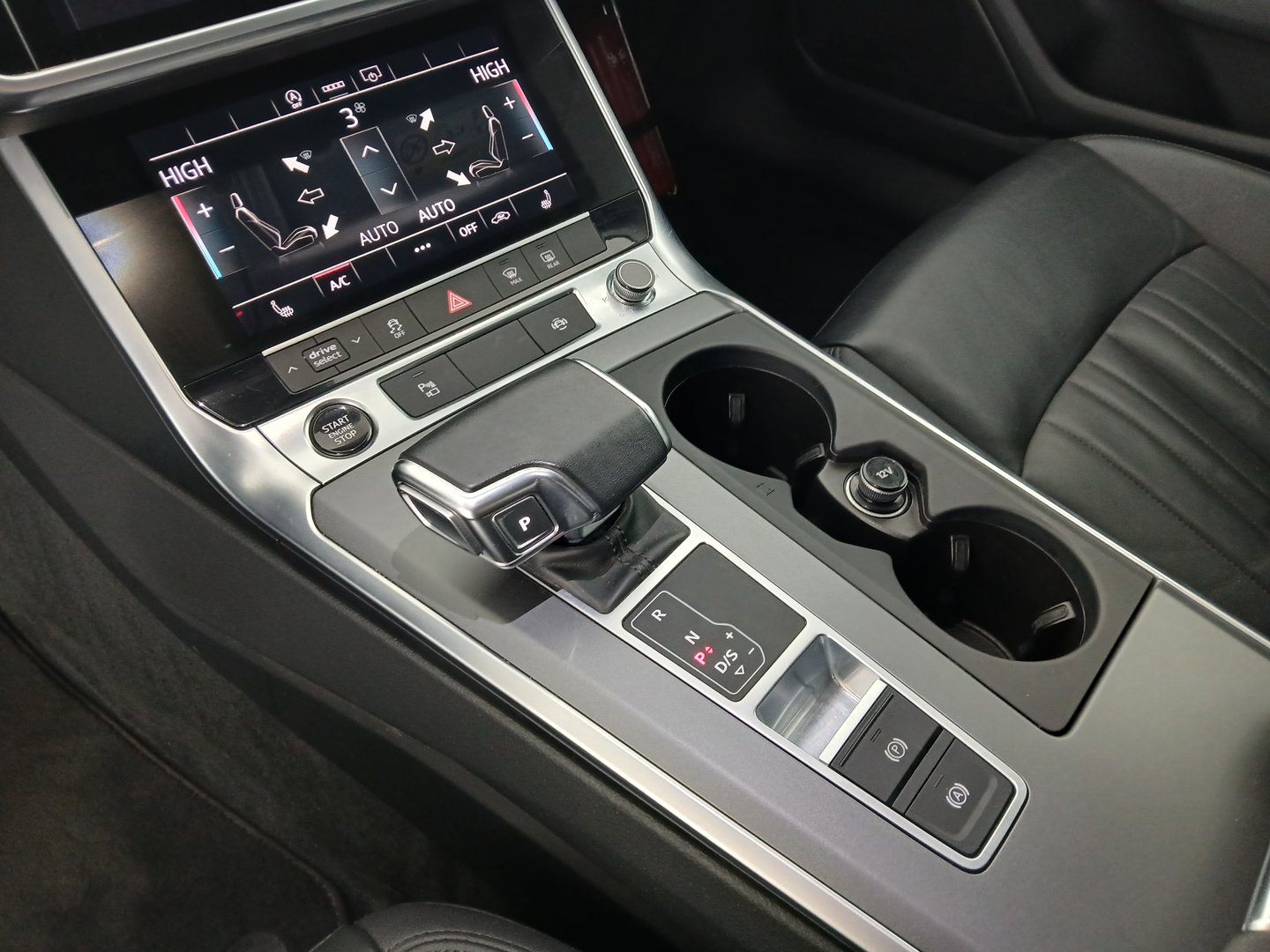 Audi A6 Avant 2.0 TDI ultra | Bild 25 von 33