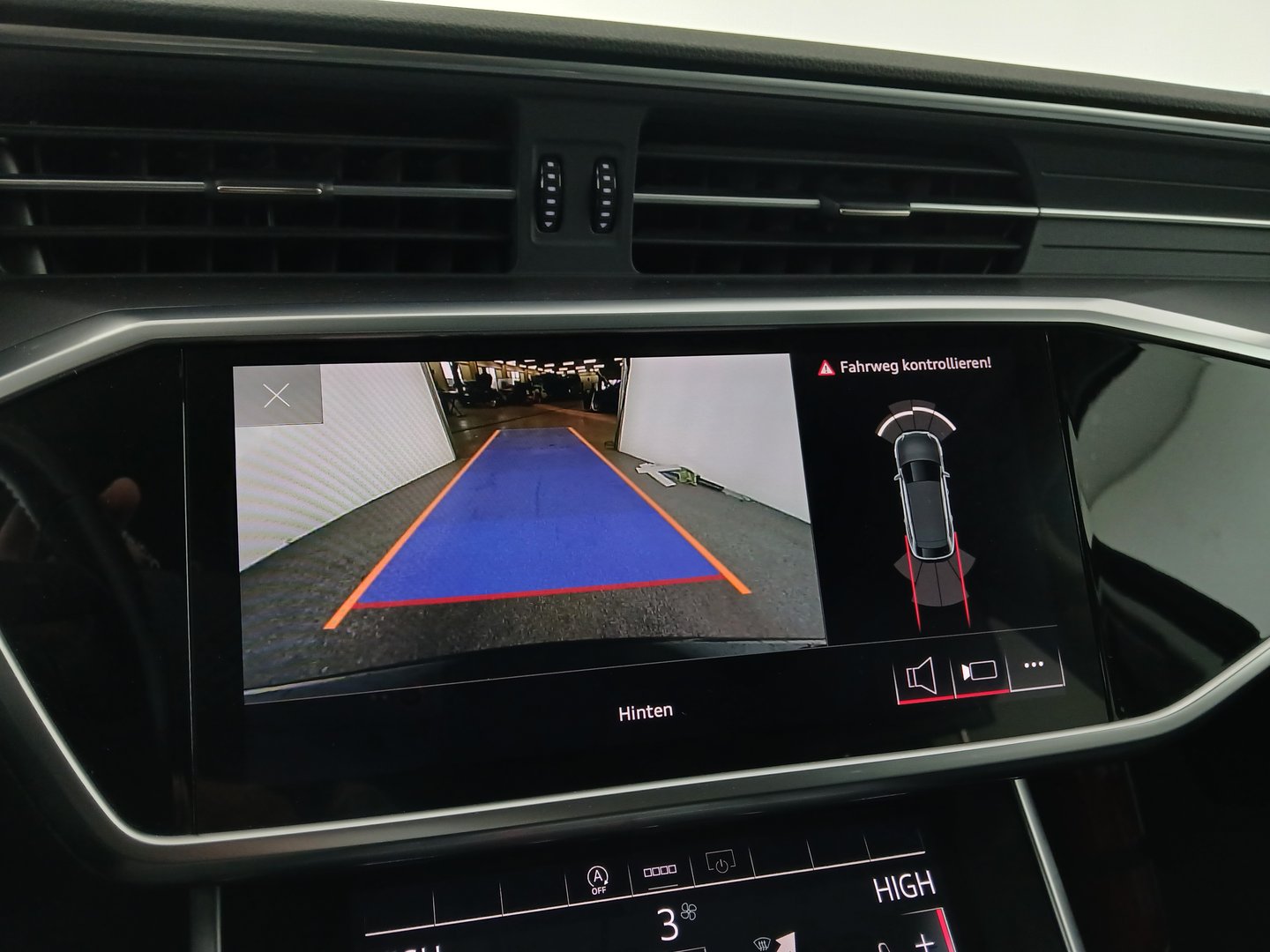 Audi A6 Avant 2.0 TDI ultra | Bild 28 von 33