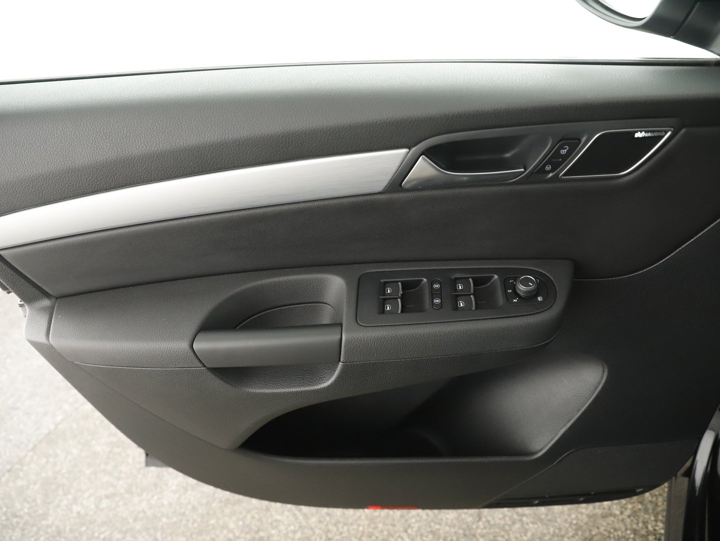 VW Sharan Business+ TSI DSG 7-Sitzer | Bild 4 von 15