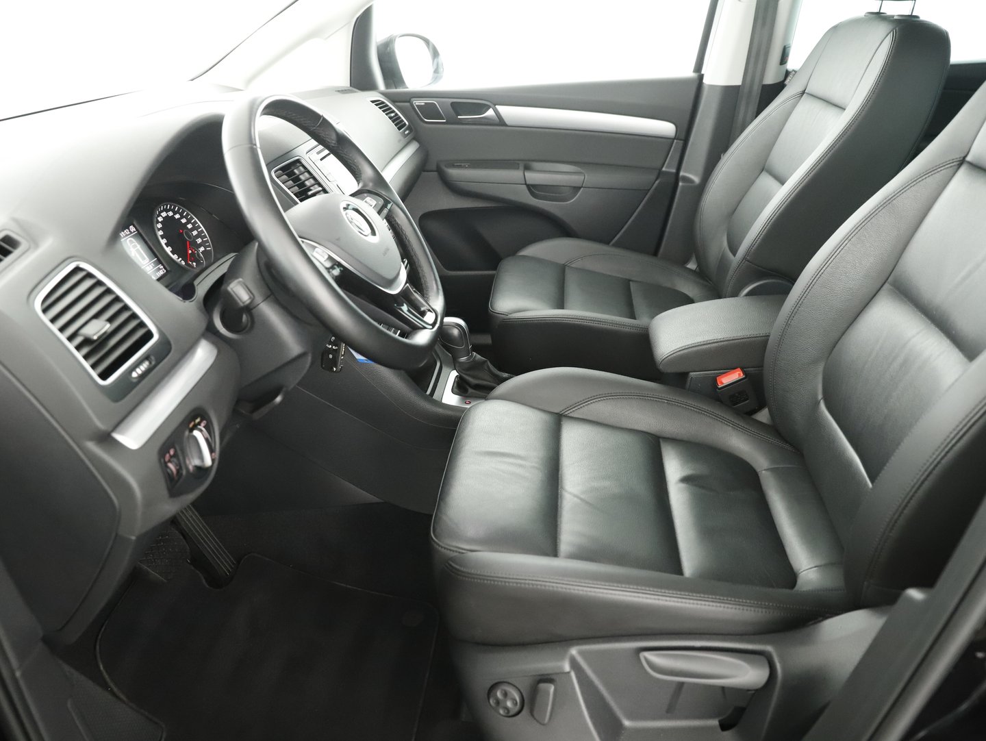 VW Sharan Business+ TSI DSG 7-Sitzer | Bild 3 von 15