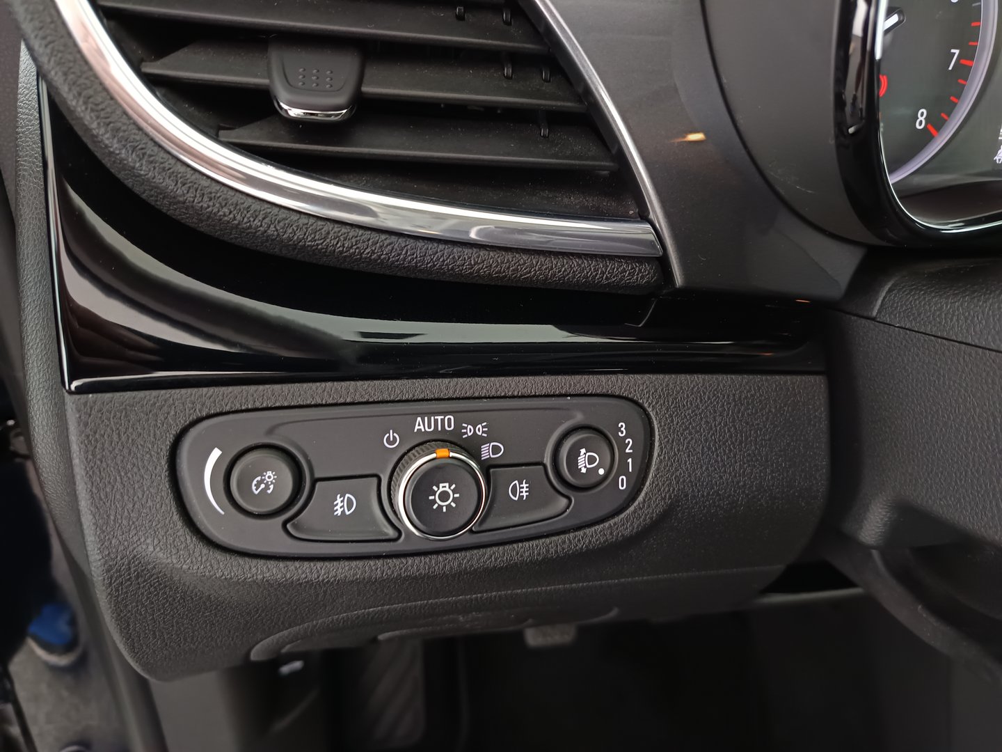 Opel Mokka X 1,4 Turbo Ecotec 120 Jahre Edition Start/Stop System | Bild 12 von 28