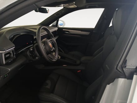 Porsche Macan 4