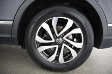 VW Tiguan Life TDI in URANOGRAU