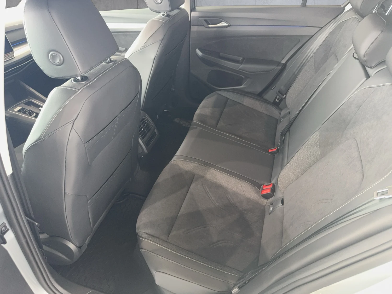 Bild eines VW Golf Rabbit mHEV DSG