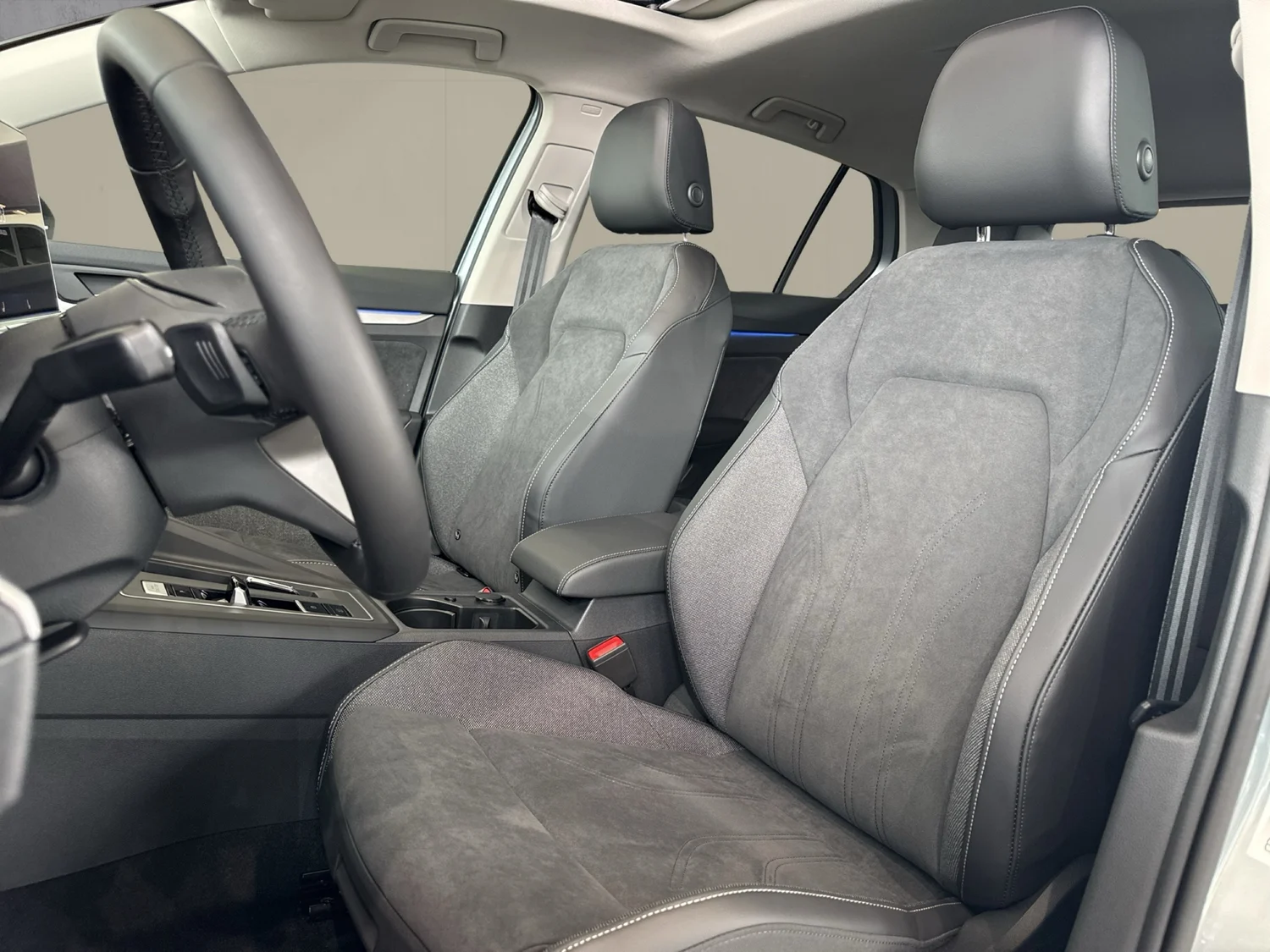 Bild eines VW Golf Rabbit mHEV DSG