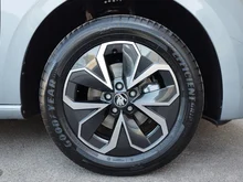 Škoda Scala Selection TSI DSG in Smokey Diamond-Silber Metallic
