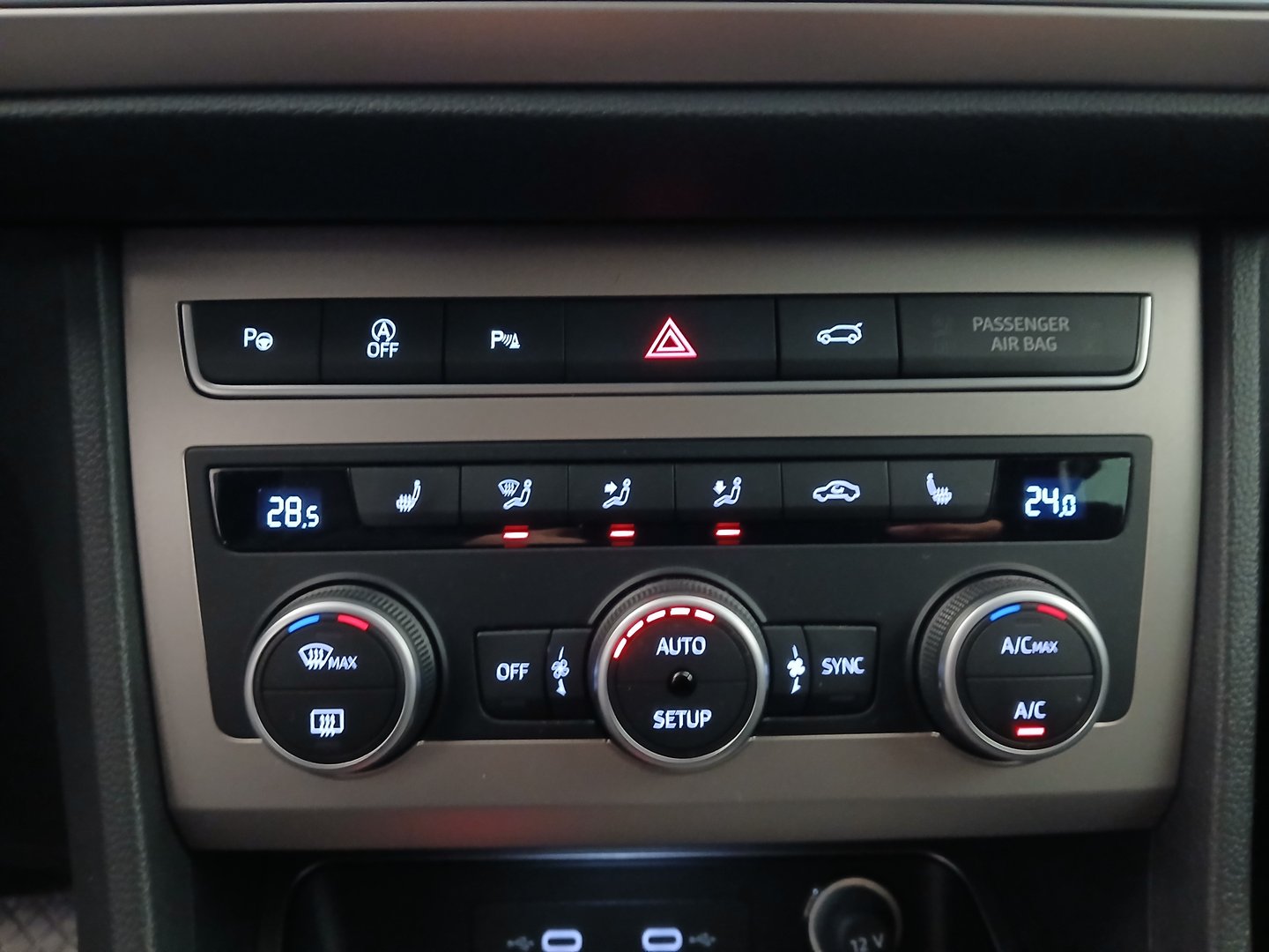 SEAT Ateca Xperience 2.0 TDI DSG 4Drive | Bild 25 von 31