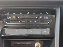 VW Touran Comfortline TDI SCR DSG in F9 Caribbean Blue Metallic