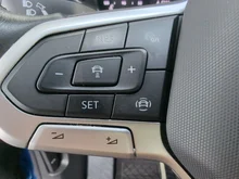 VW Touran Comfortline TDI SCR DSG in F9 Caribbean Blue Metallic