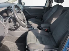 VW Touran Comfortline TDI SCR DSG in F9 Caribbean Blue Metallic